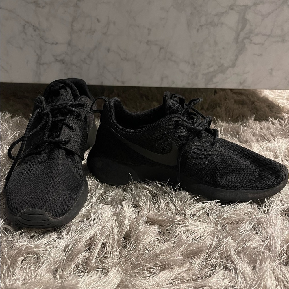 Black Nike soft sneakers size 6
